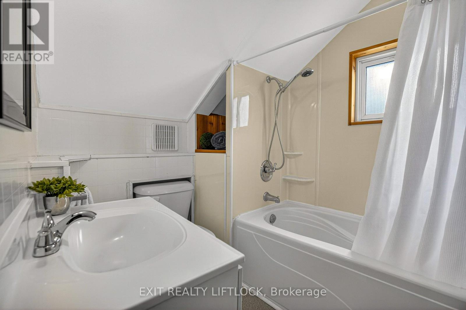 709 Orpington Road, Peterborough (Otonabee Ward 1), Ontario  K9J 4A5 - Photo 20 - X12924688