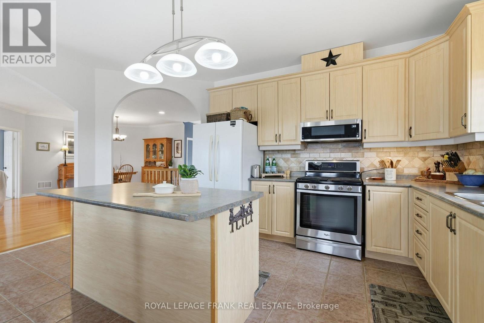 197 Mcgill Drive, Kawartha Lakes (Ops), Ontario  K9V 4R4 - Photo 18 - X12924806