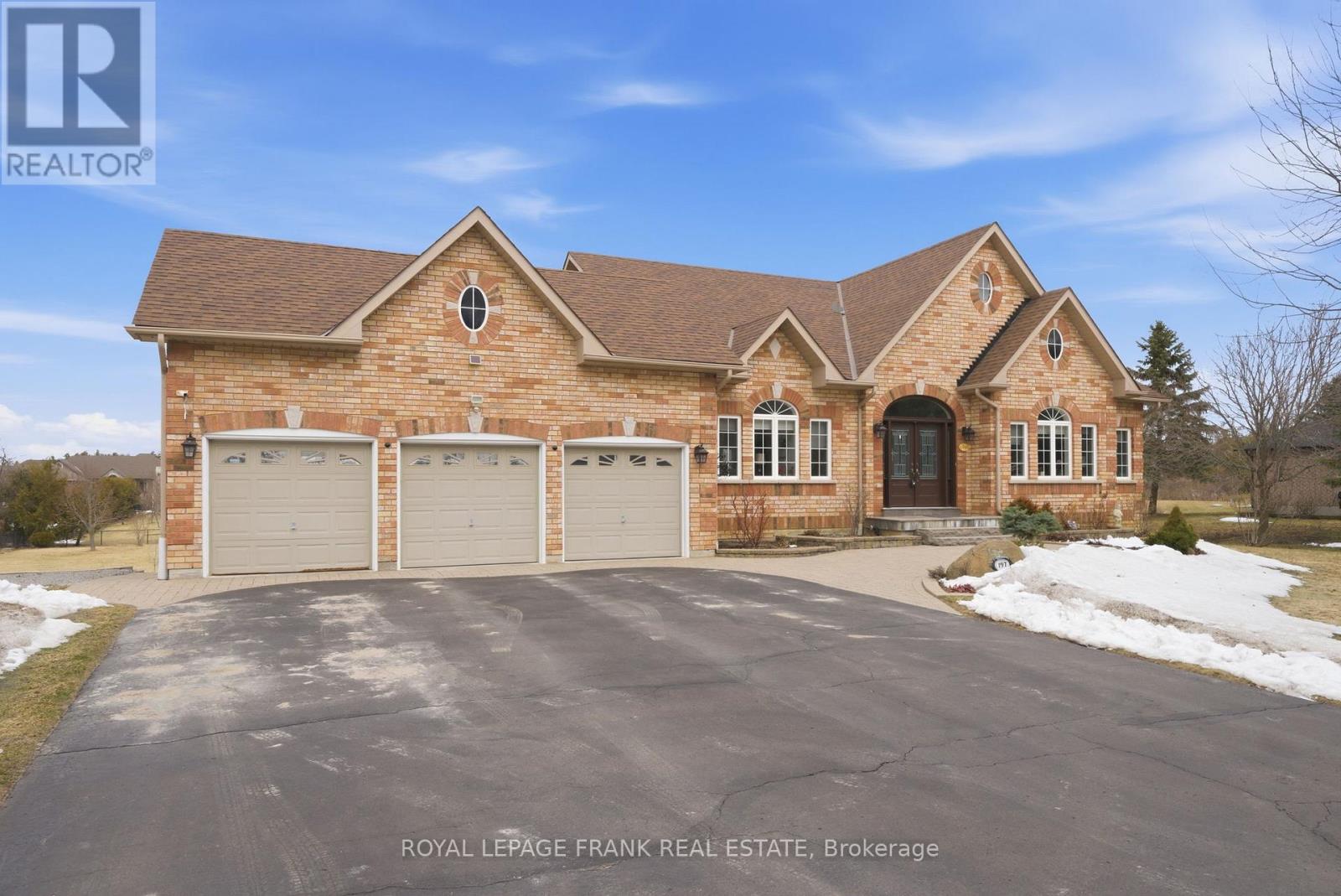 197 Mcgill Drive, Kawartha Lakes (Ops), Ontario  K9V 4R4 - Photo 2 - X12924806