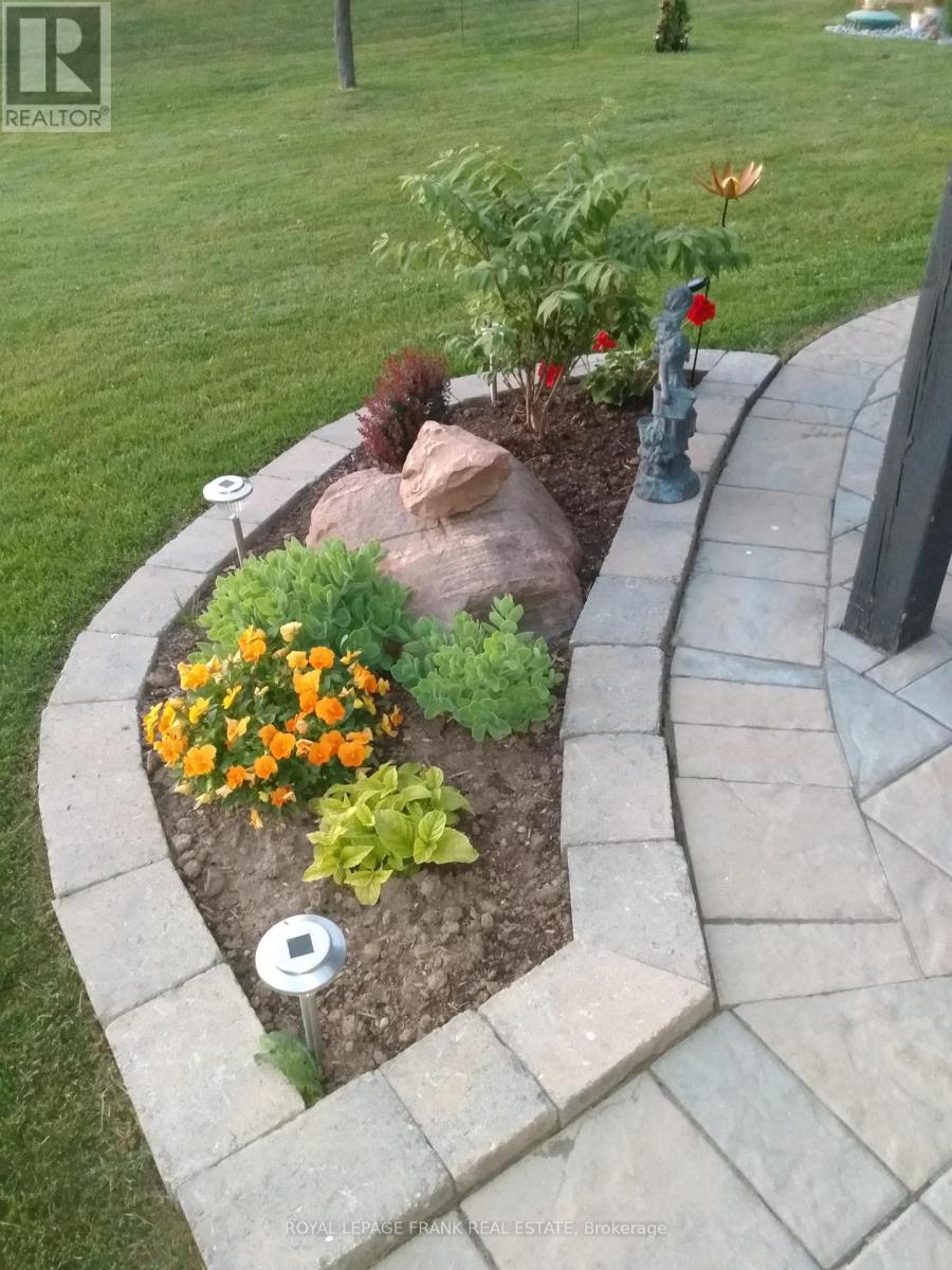 197 Mcgill Drive, Kawartha Lakes (Ops), Ontario  K9V 4R4 - Photo 44 - X12924806