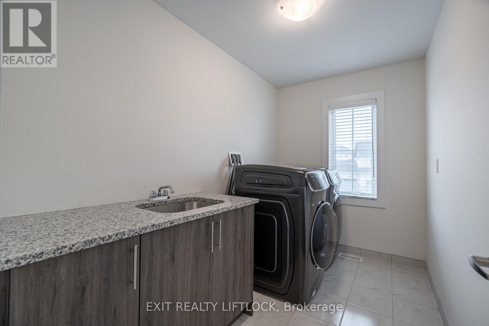 9 Wishing Well Lane, Otonabee-South Monaghan, Ontario  K9J 0K6 - Photo 31 - X12925120