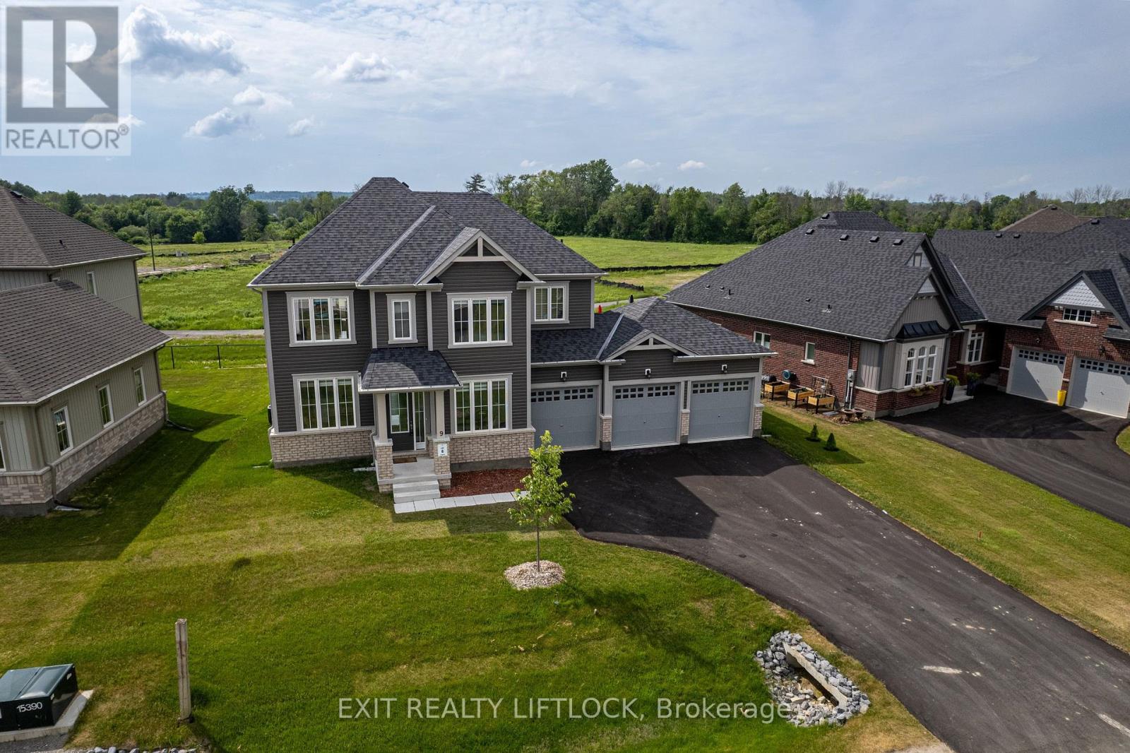 9 Wishing Well Lane, Otonabee-South Monaghan, Ontario  K9J 0K6 - Photo 4 - X12925120