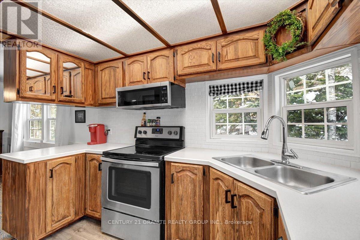 19 High Bush Road, Hastings Highlands (Mcclure Ward), Ontario  K0L 2K0 - Photo 11 - X12925190