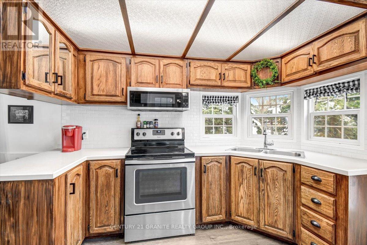 19 High Bush Road, Hastings Highlands (Mcclure Ward), Ontario  K0L 2K0 - Photo 9 - X12925190