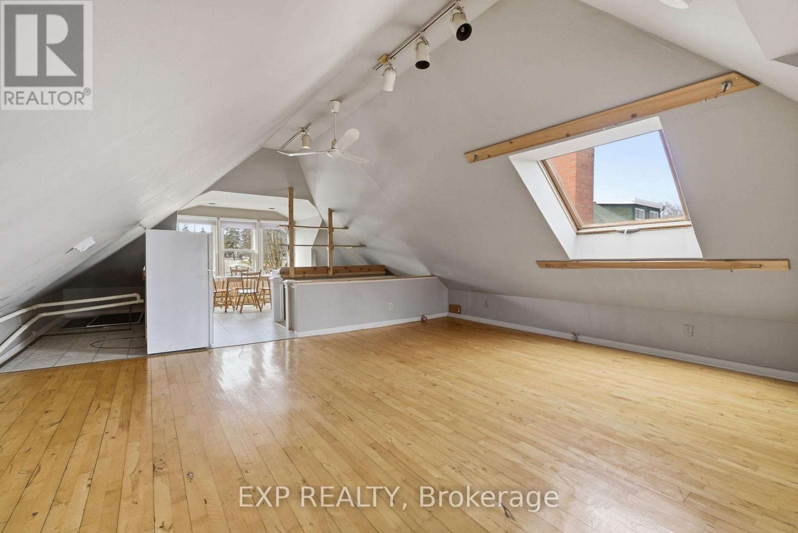 385 Stewart Street, Peterborough (Town Ward 3), Ontario  K9H 4A9 - Photo 38 - X12925444