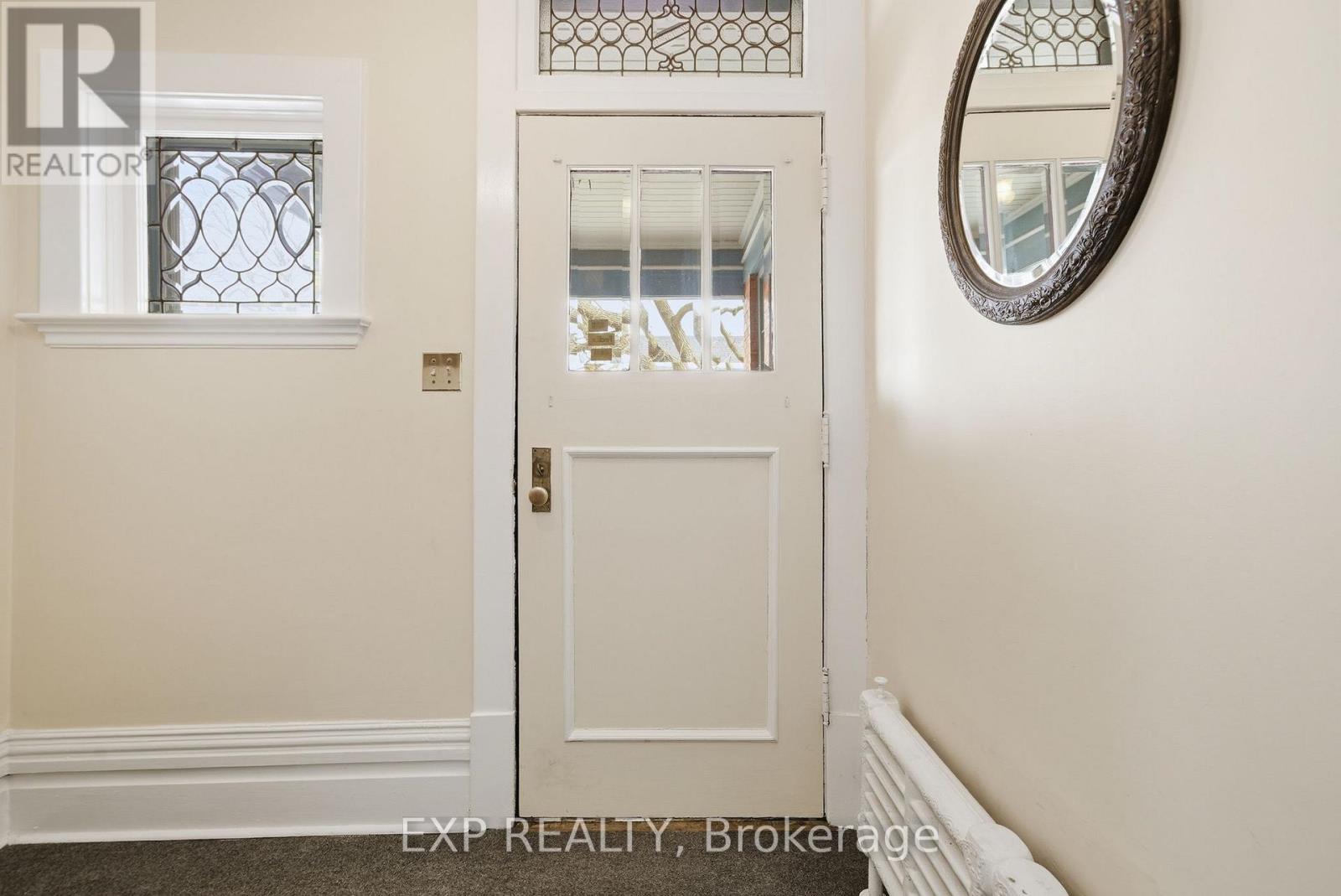 385 Stewart Street, Peterborough (Town Ward 3), Ontario  K9H 4A9 - Photo 7 - X12925444