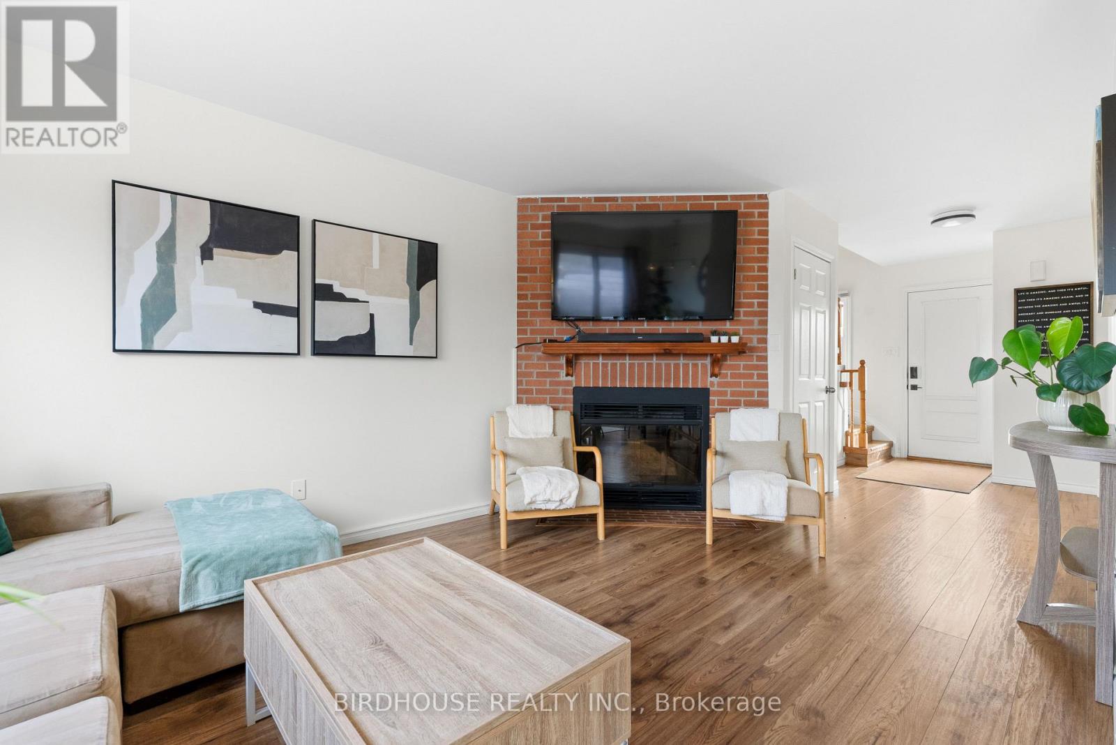 199 Elgin Street, Kawartha Lakes (Lindsay), Ontario  K9V 6B1 - Photo 5 - X12925630