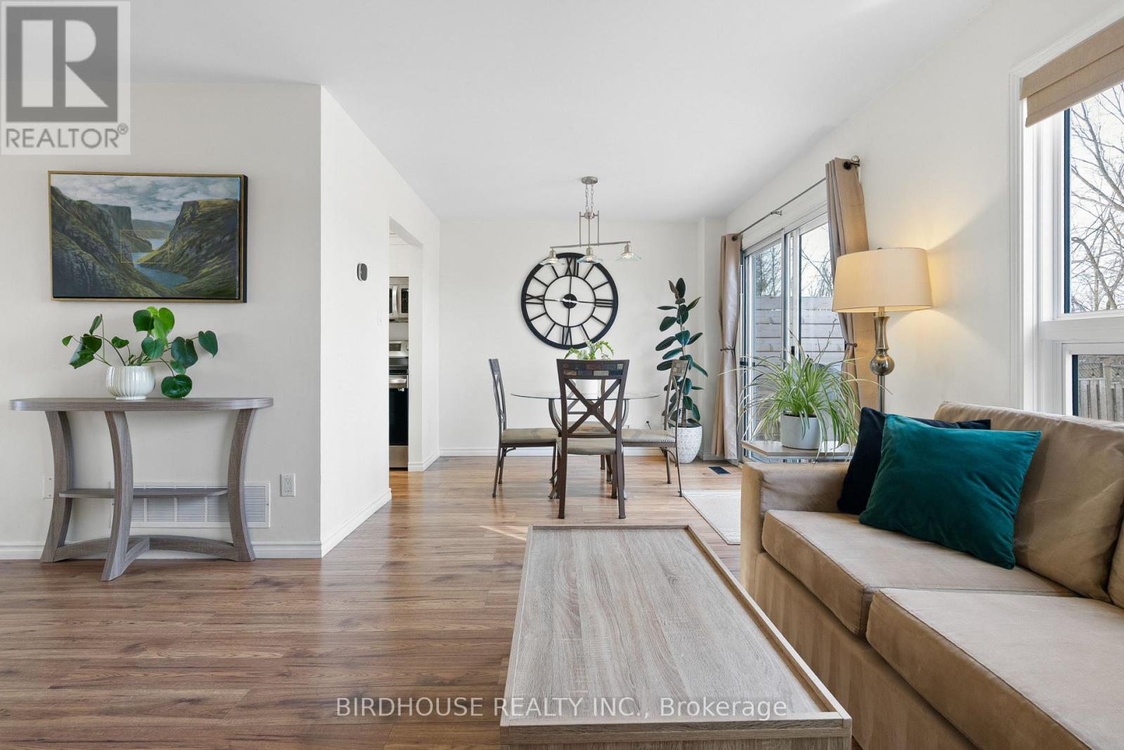 199 Elgin Street, Kawartha Lakes (Lindsay), Ontario  K9V 6B1 - Photo 9 - X12925630