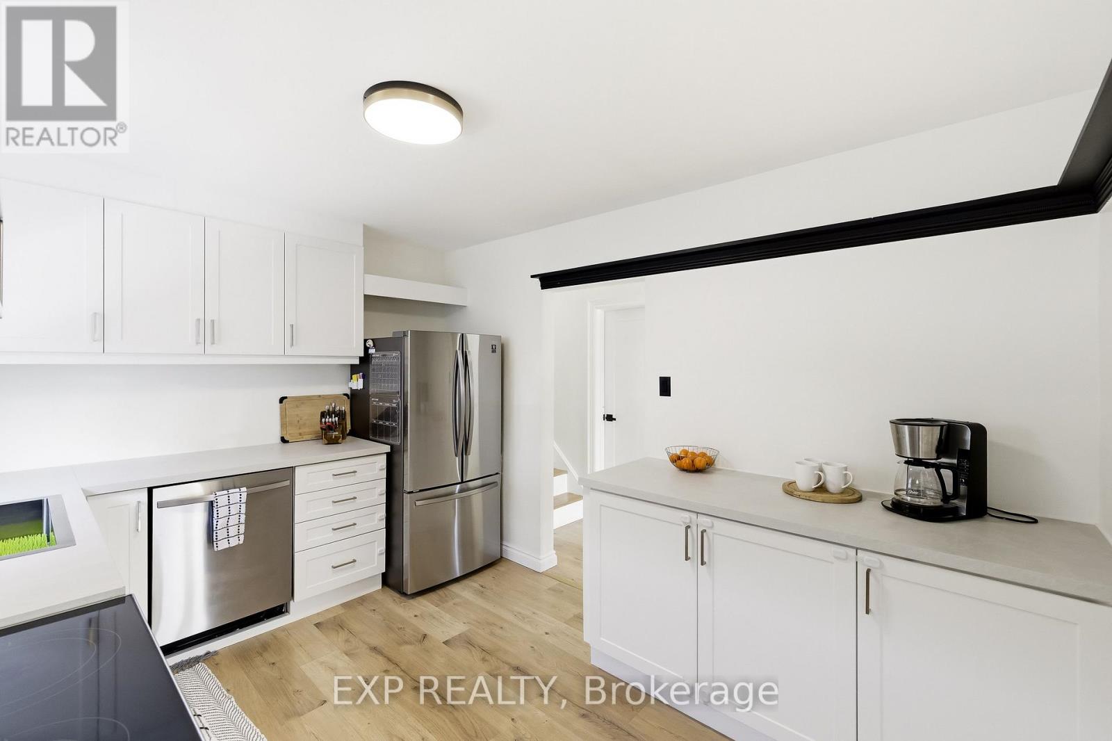 198 Shelbourne Street, Peterborough (Northcrest Ward 5), Ontario  K9H 5K4 - Photo 15 - X12925552