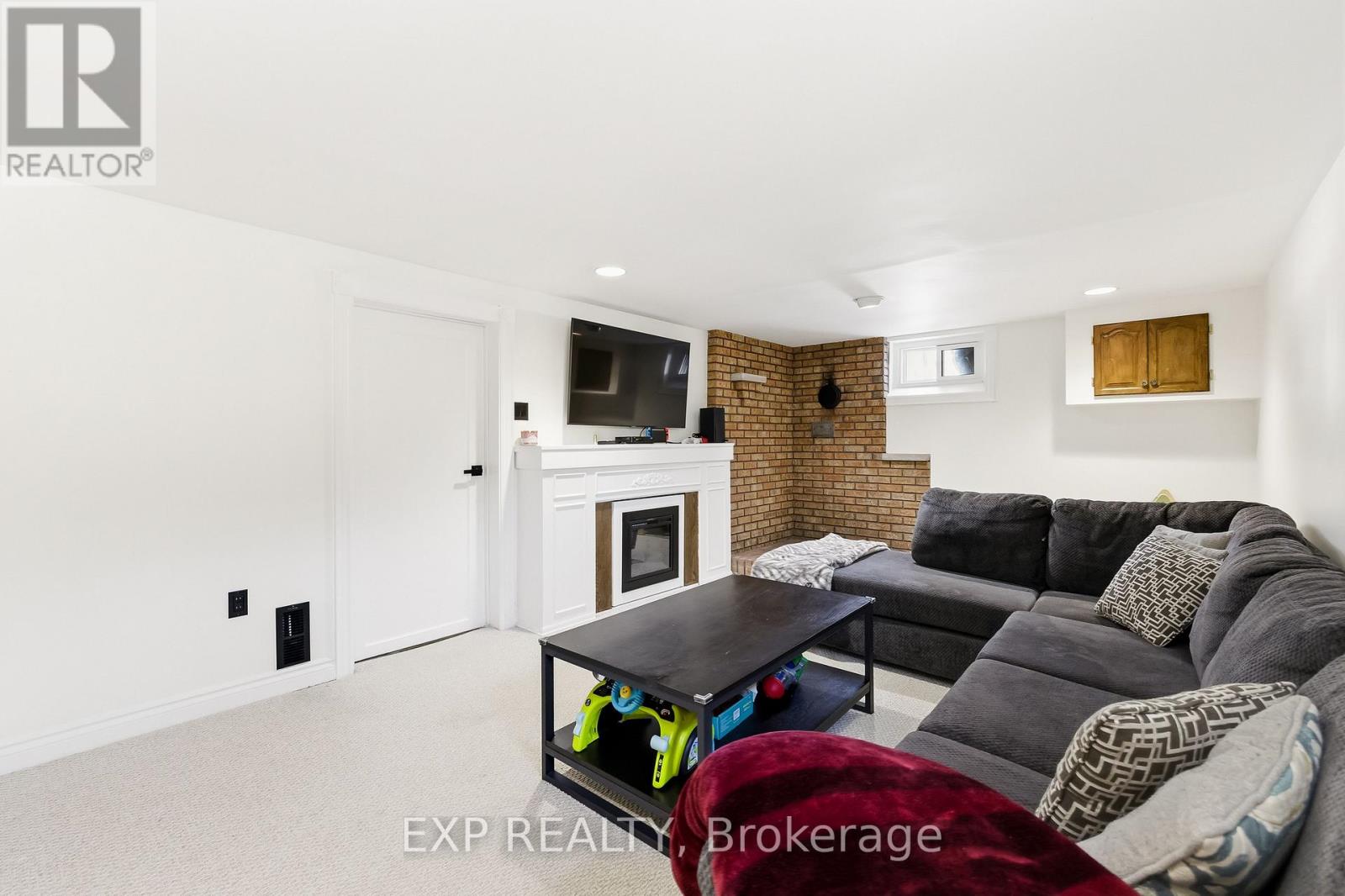 198 Shelbourne Street, Peterborough (Northcrest Ward 5), Ontario  K9H 5K4 - Photo 28 - X12925552