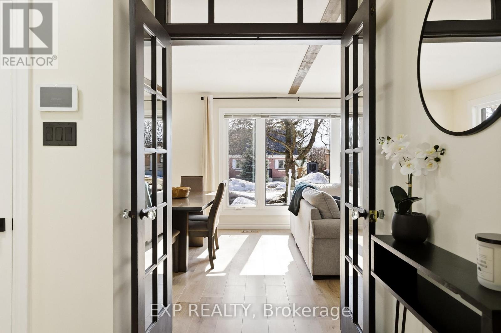 198 Shelbourne Street, Peterborough (Northcrest Ward 5), Ontario  K9H 5K4 - Photo 6 - X12925552