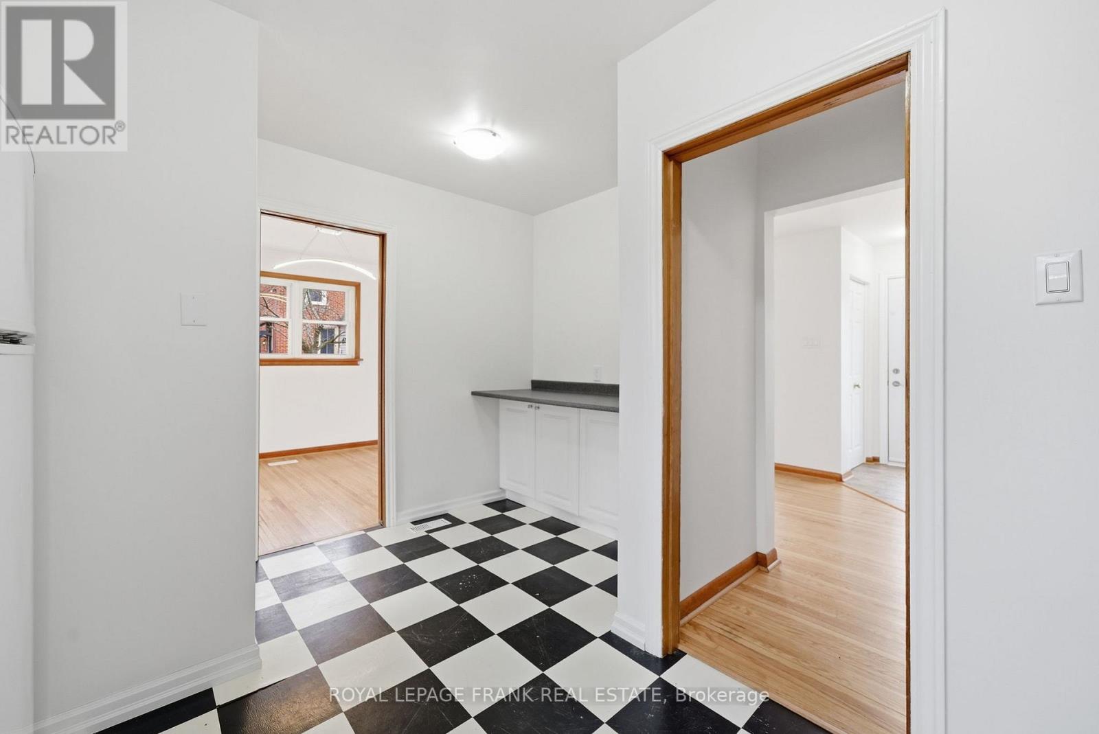 808 Aylmer Street N, Peterborough (Northcrest Ward 5), Ontario  K9H 3Y4 - Photo 13 - X12926288