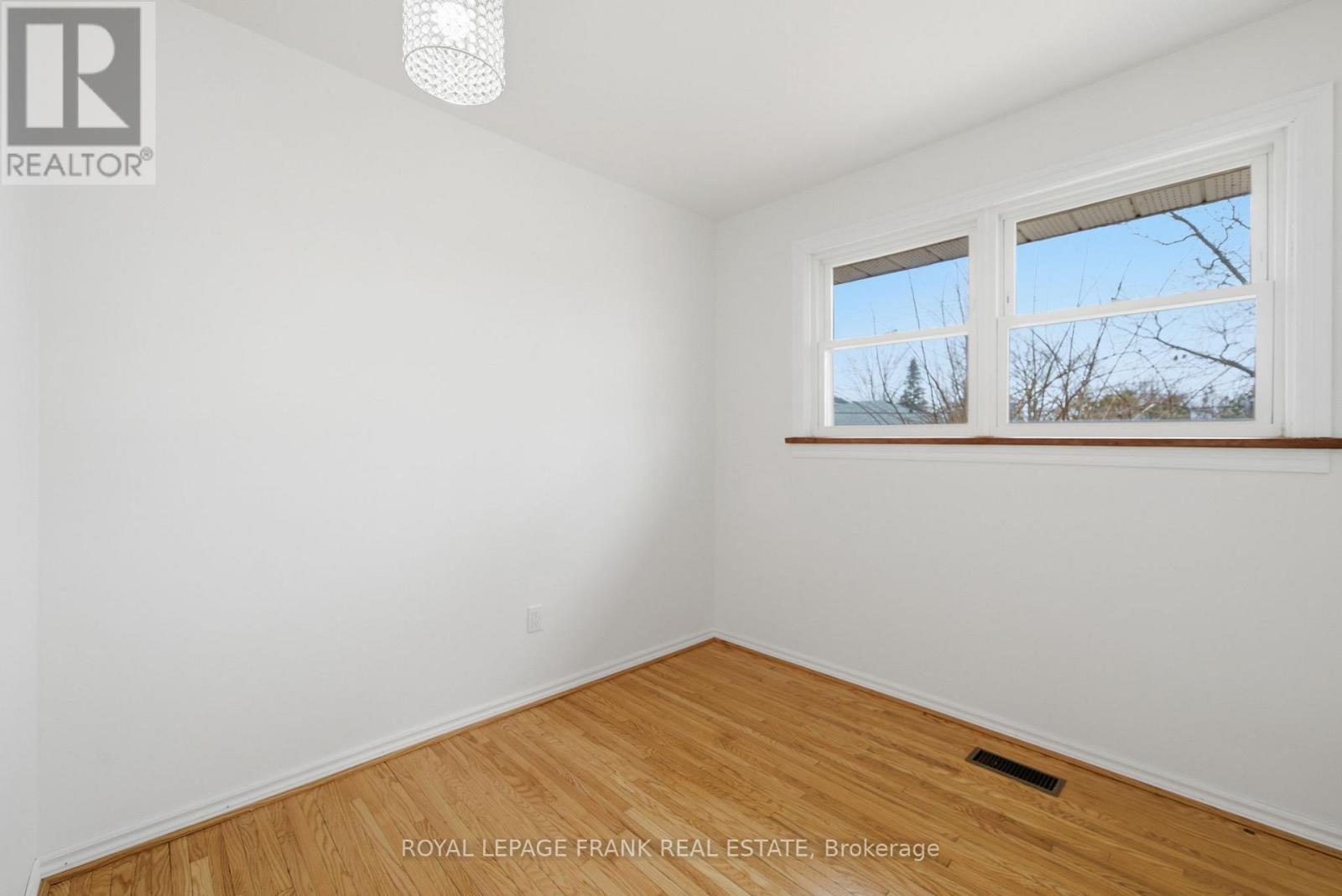 808 Aylmer Street N, Peterborough (Northcrest Ward 5), Ontario  K9H 3Y4 - Photo 21 - X12926288