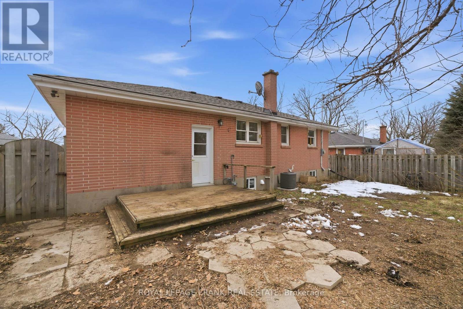 808 Aylmer Street N, Peterborough (Northcrest Ward 5), Ontario  K9H 3Y4 - Photo 34 - X12926288