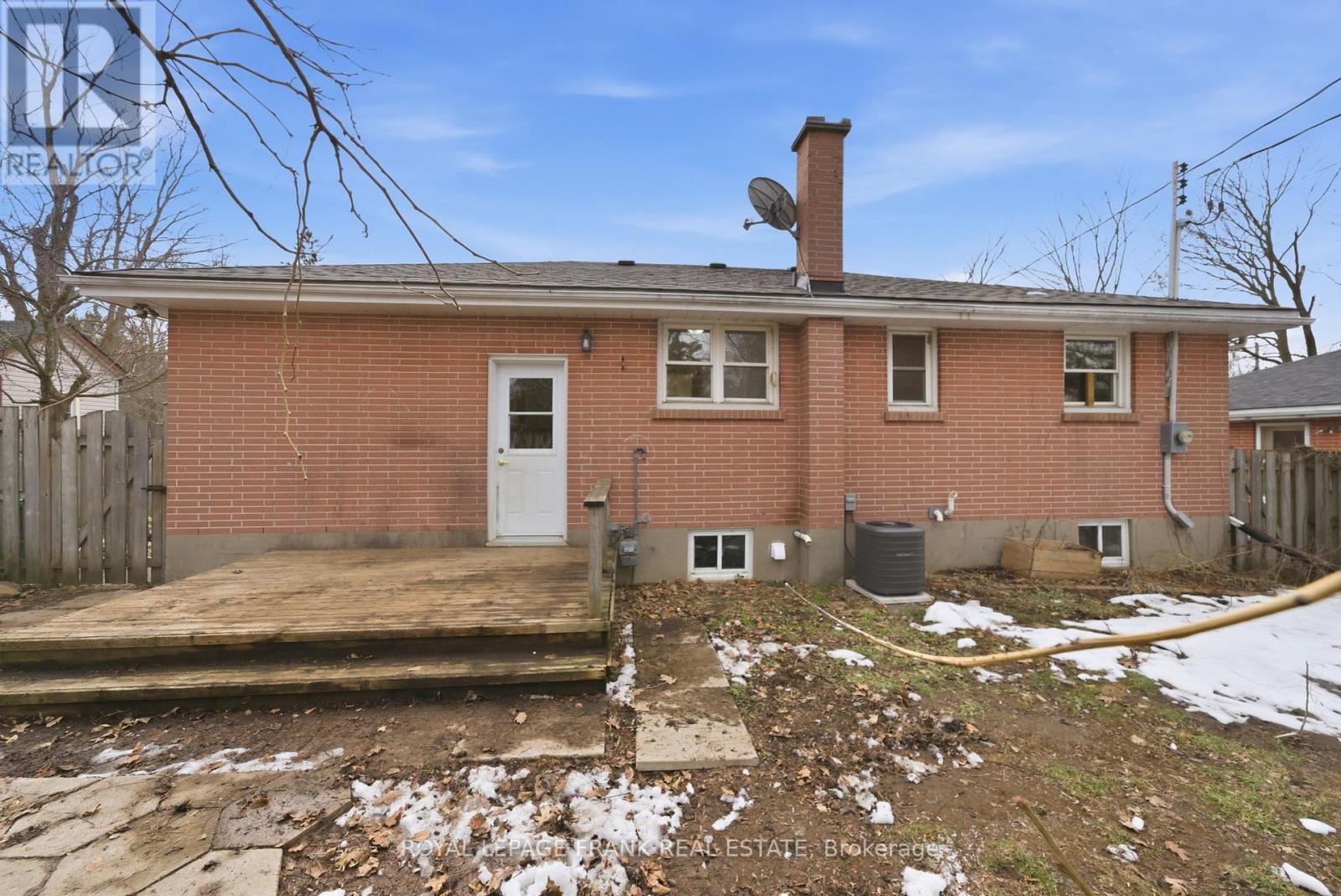808 Aylmer Street N, Peterborough (Northcrest Ward 5), Ontario  K9H 3Y4 - Photo 35 - X12926288