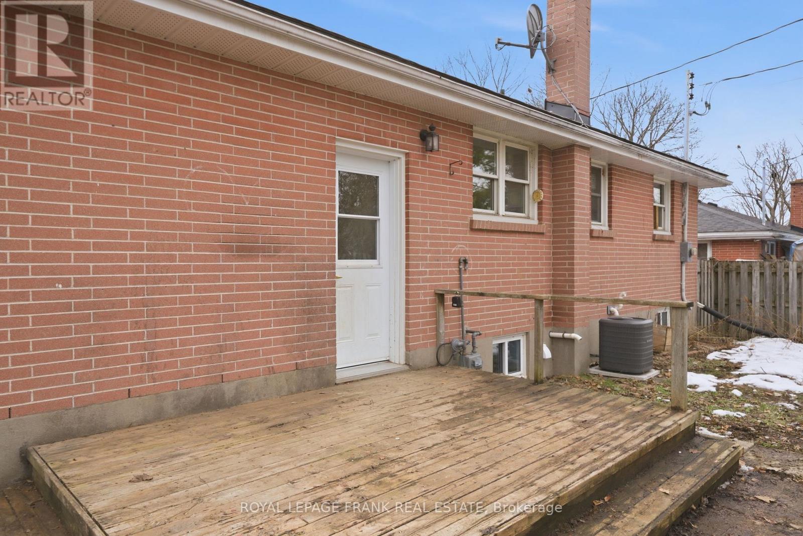 808 Aylmer Street N, Peterborough (Northcrest Ward 5), Ontario  K9H 3Y4 - Photo 38 - X12926288