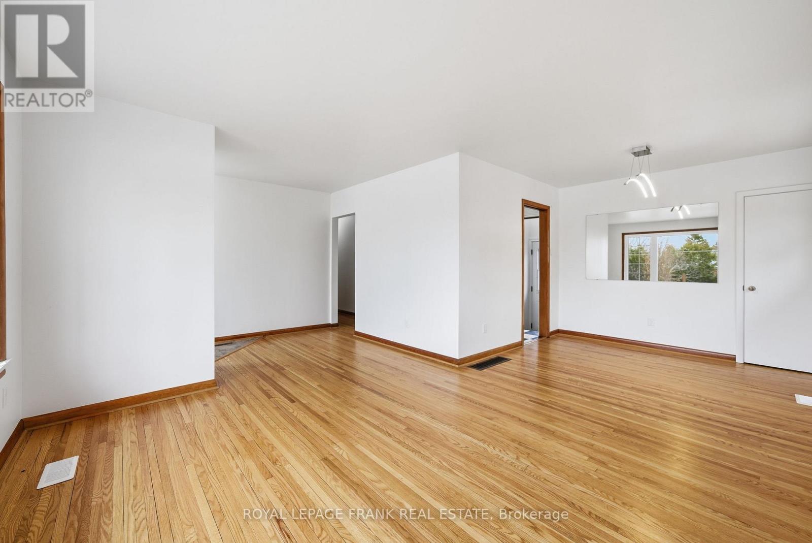 808 Aylmer Street N, Peterborough (Northcrest Ward 5), Ontario  K9H 3Y4 - Photo 7 - X12926288