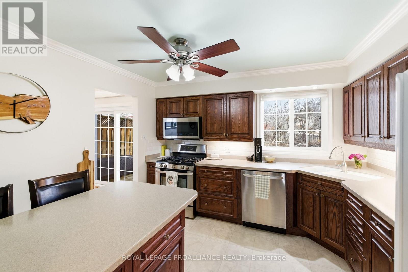 836 Stewart Drive, Peterborough (Ashburnham Ward 4), Ontario  K9J 7R4 - Photo 17 - X12926338