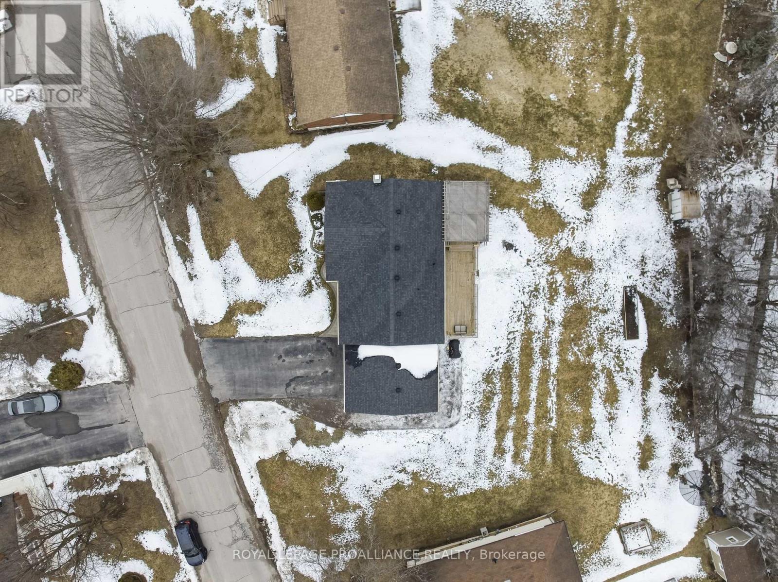 836 Stewart Drive, Peterborough (Ashburnham Ward 4), Ontario  K9J 7R4 - Photo 4 - X12926338