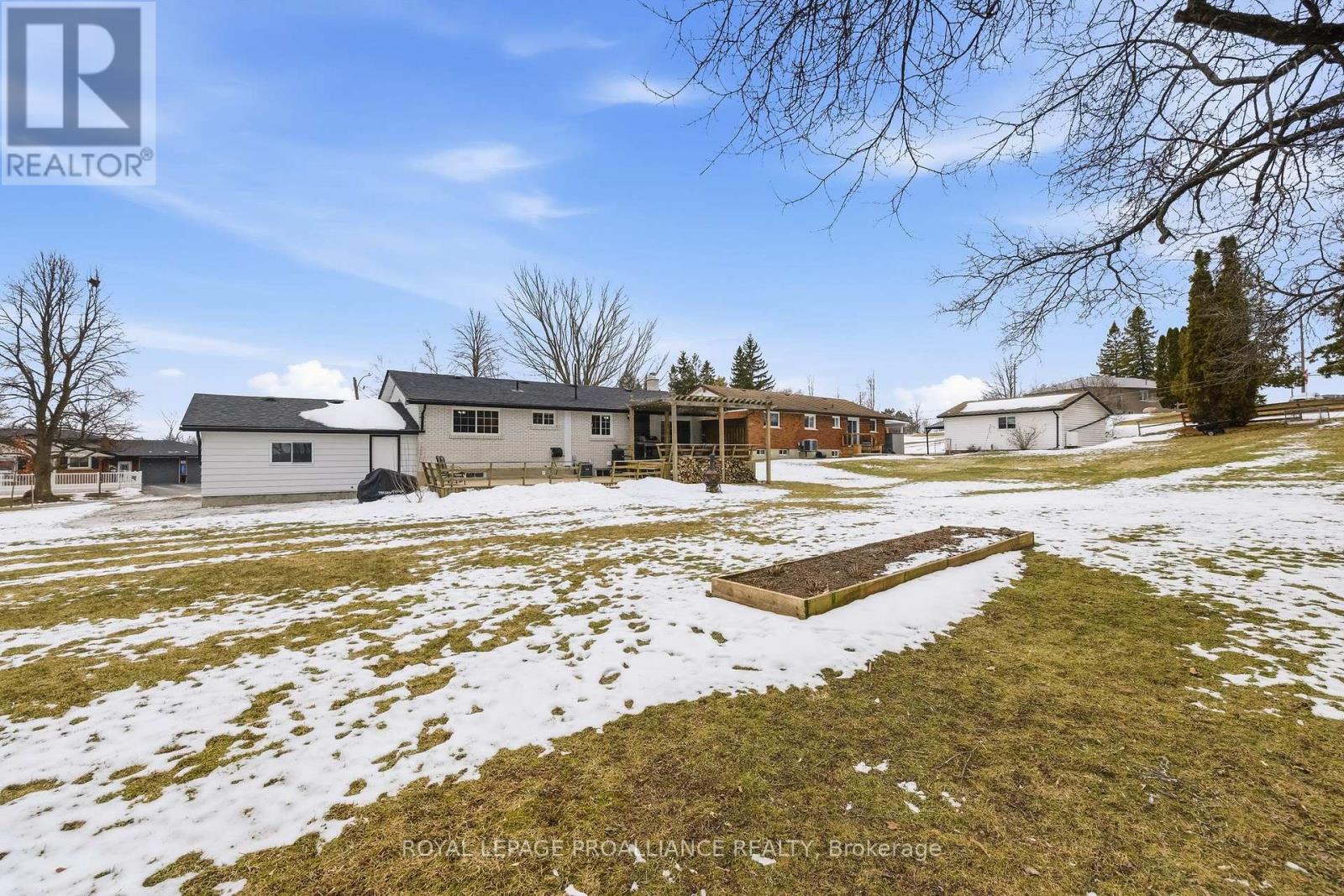 836 Stewart Drive, Peterborough (Ashburnham Ward 4), Ontario  K9J 7R4 - Photo 44 - X12926338