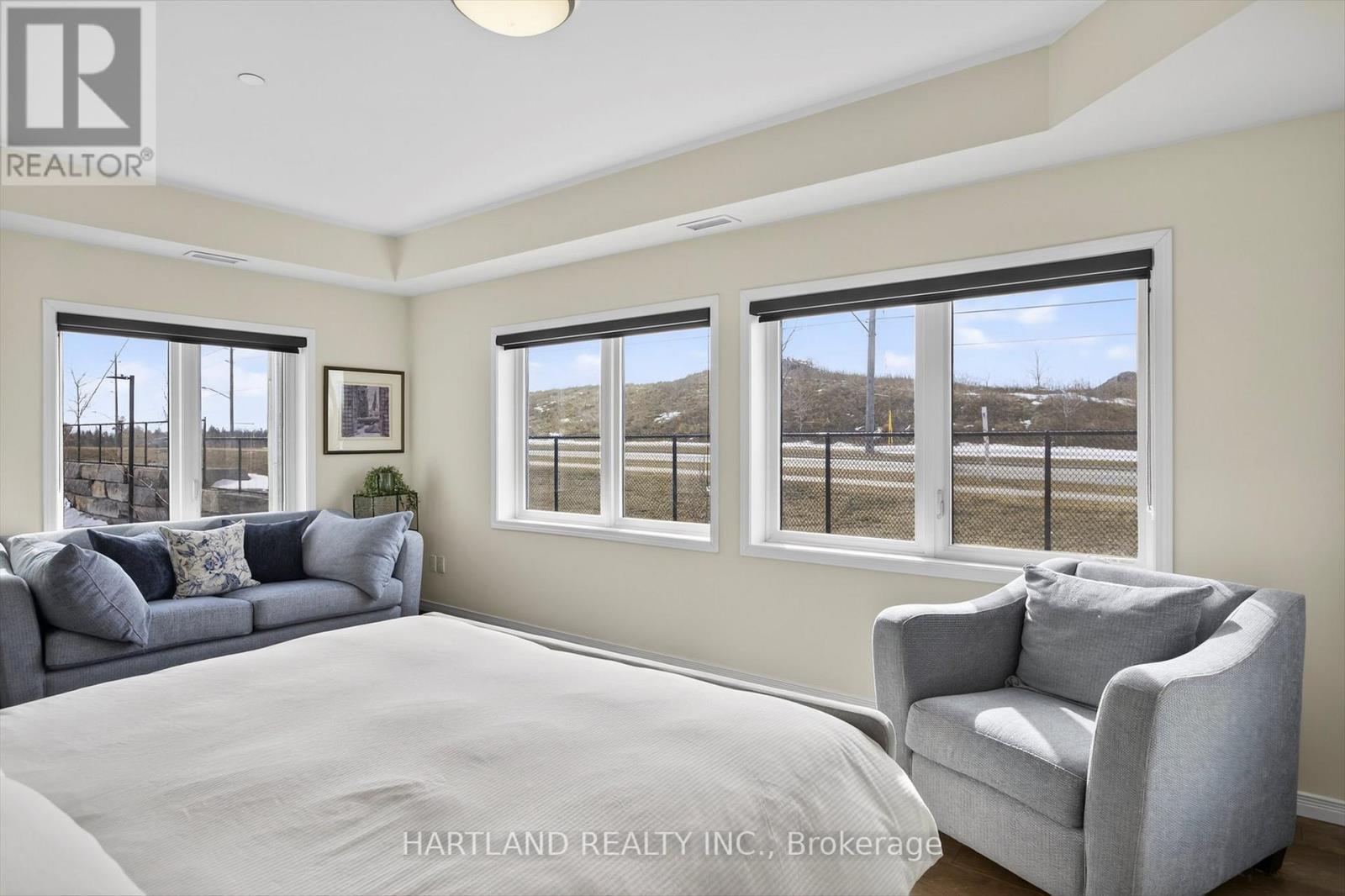 210 - 340 Florence Drive, Peterborough (Monaghan Ward 2), Ontario  K9J 0K4 - Photo 21 - X12926864