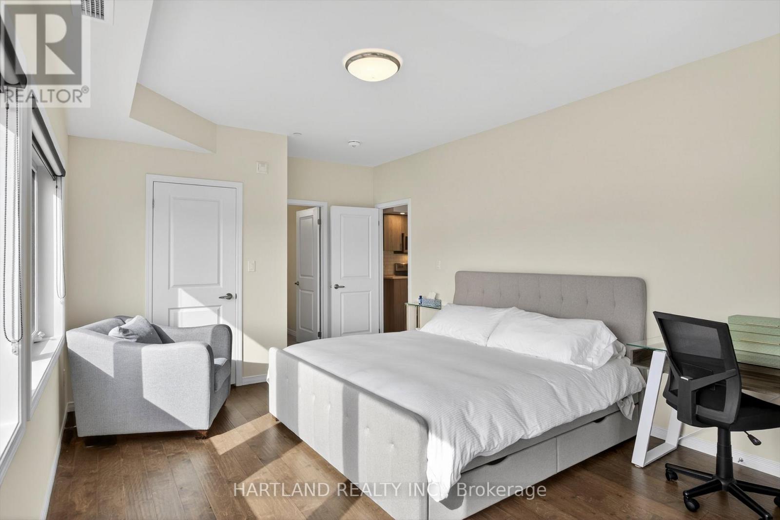 210 - 340 Florence Drive, Peterborough (Monaghan Ward 2), Ontario  K9J 0K4 - Photo 27 - X12926864