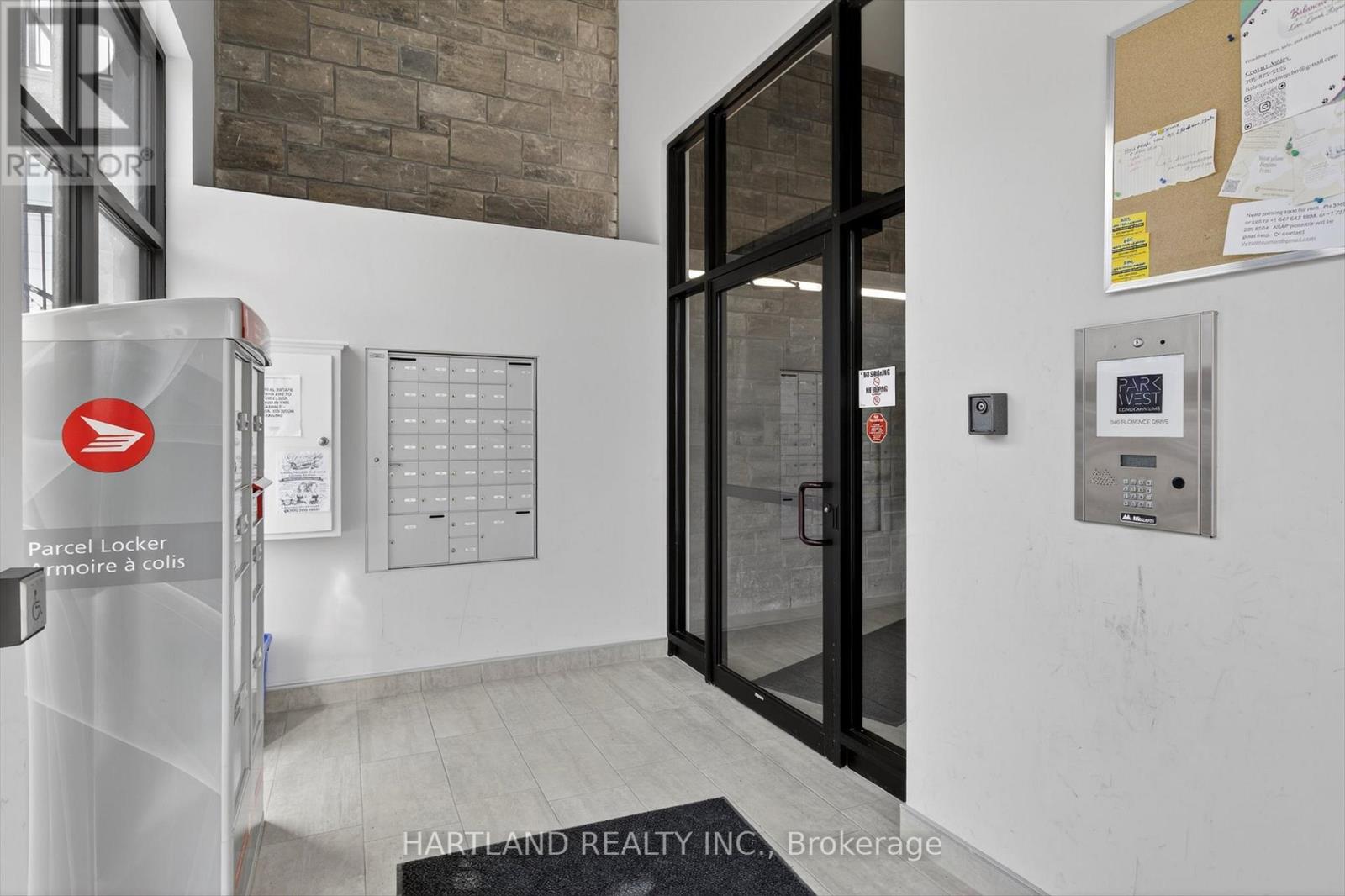 210 - 340 Florence Drive, Peterborough (Monaghan Ward 2), Ontario  K9J 0K4 - Photo 3 - X12926864