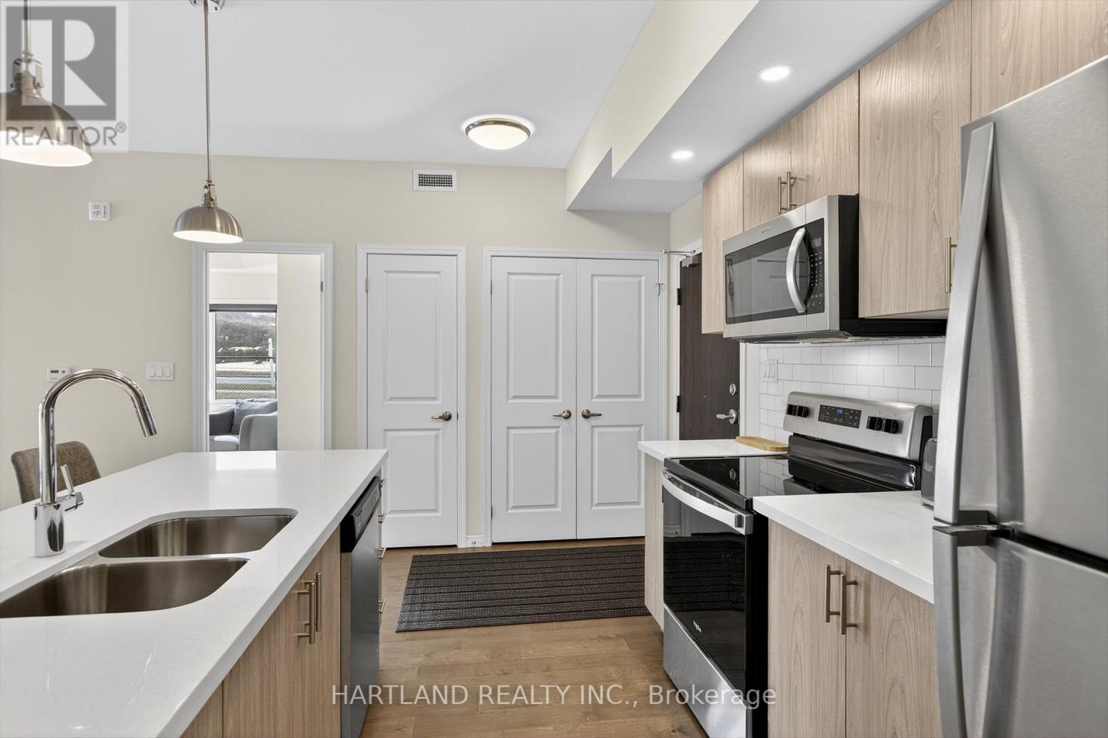 210 - 340 Florence Drive, Peterborough (Monaghan Ward 2), Ontario  K9J 0K4 - Photo 35 - X12926864