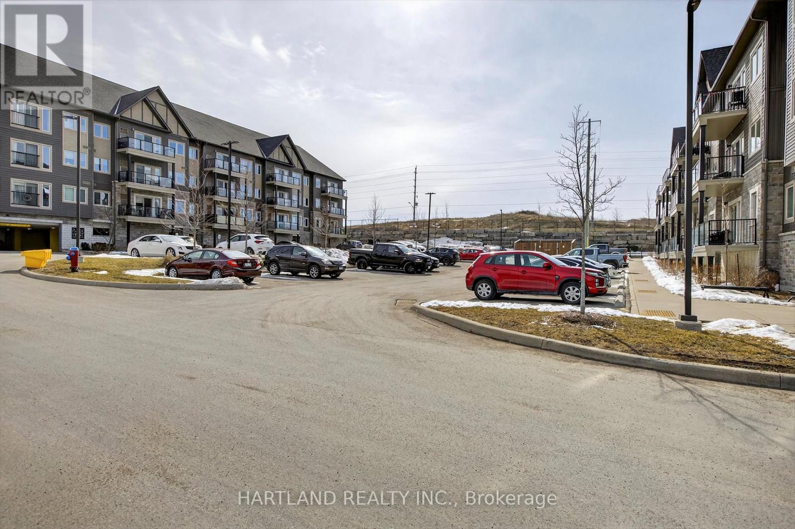 210 - 340 Florence Drive, Peterborough (Monaghan Ward 2), Ontario  K9J 0K4 - Photo 5 - X12926864