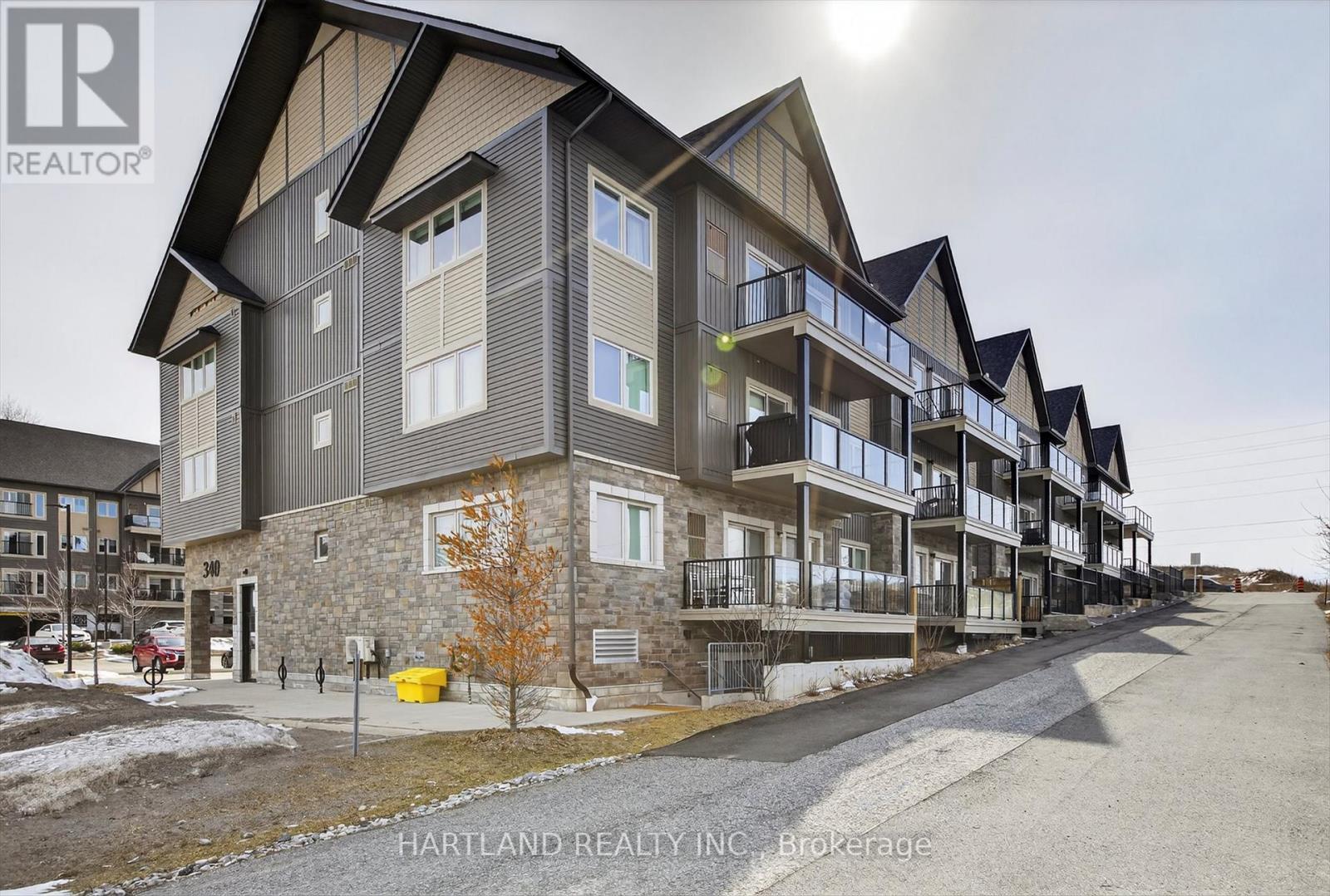 210 - 340 Florence Drive, Peterborough (Monaghan Ward 2), Ontario  K9J 0K4 - Photo 6 - X12926864