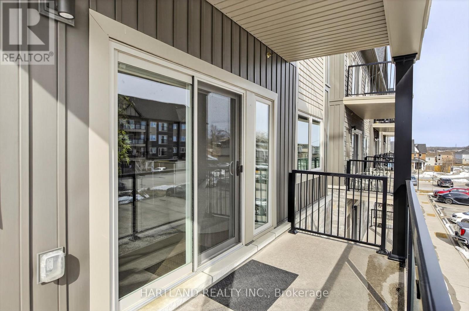 210 - 340 Florence Drive, Peterborough (Monaghan Ward 2), Ontario  K9J 0K4 - Photo 7 - X12926864