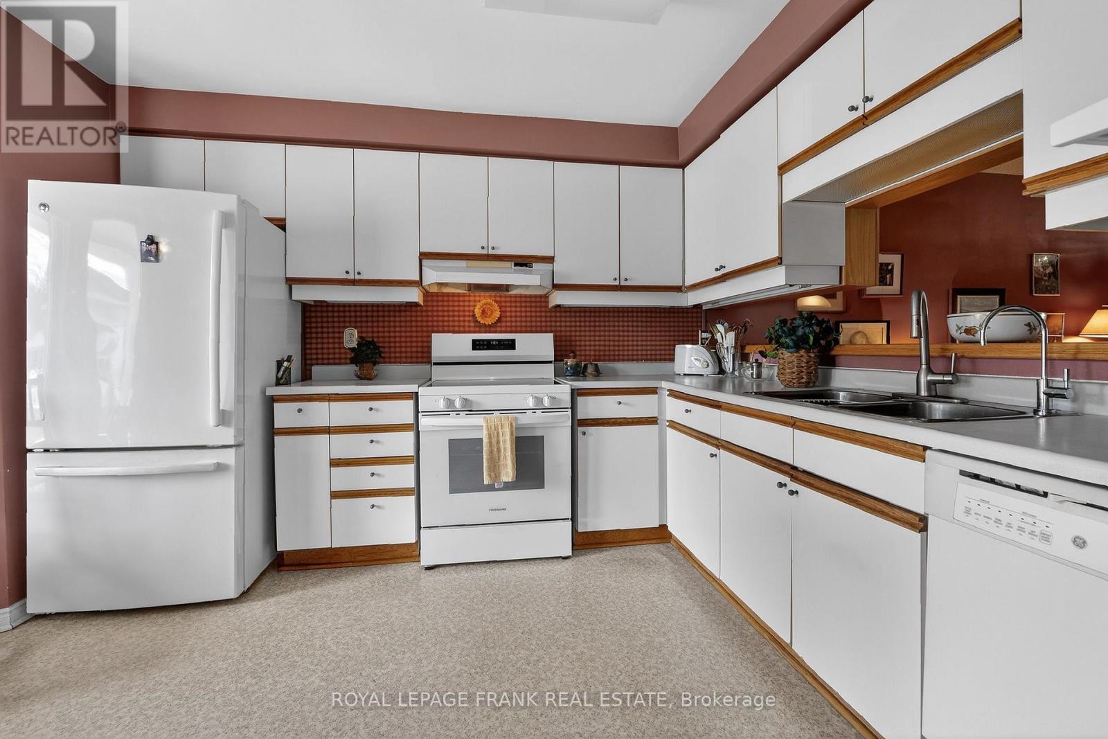 24 - 5 Heritage Way, Kawartha Lakes (Lindsay), Ontario  K9V 5Y8 - Photo 10 - X12927468