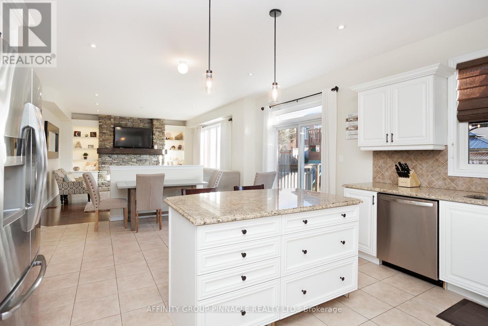 31 Ellis Crescent, Kawartha Lakes (Lindsay), Ontario  K9V 0A5 - Photo 12 - X12928320