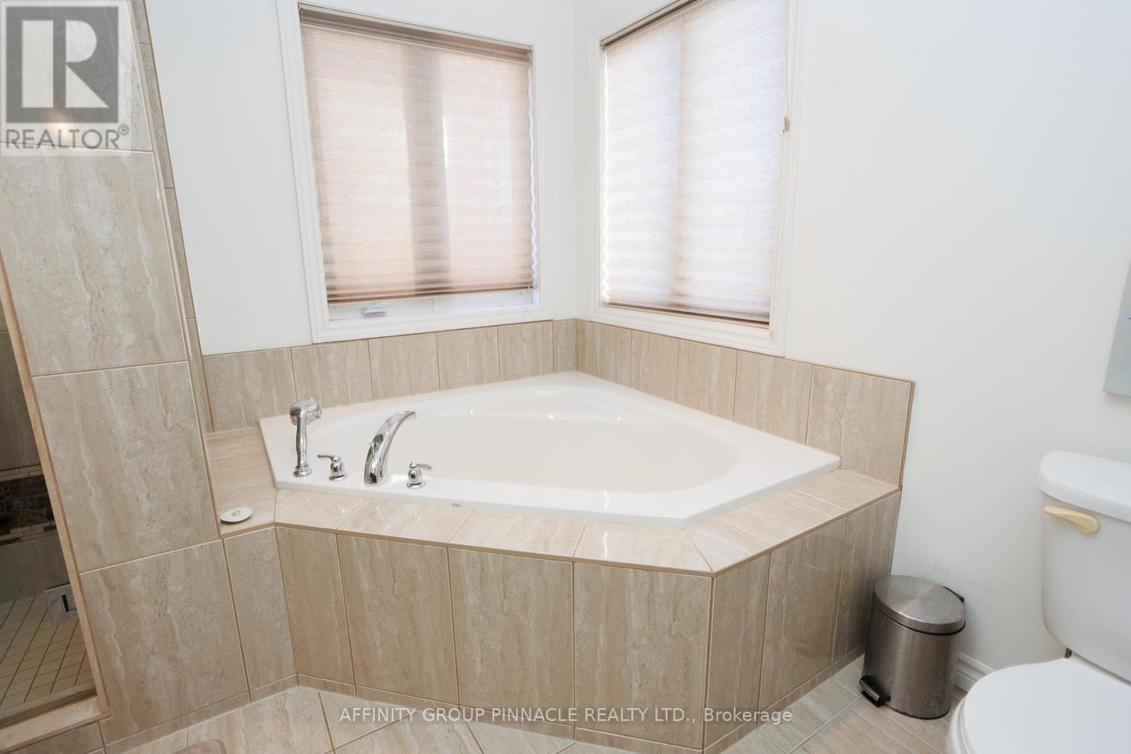 31 Ellis Crescent, Kawartha Lakes (Lindsay), Ontario  K9V 0A5 - Photo 24 - X12928320