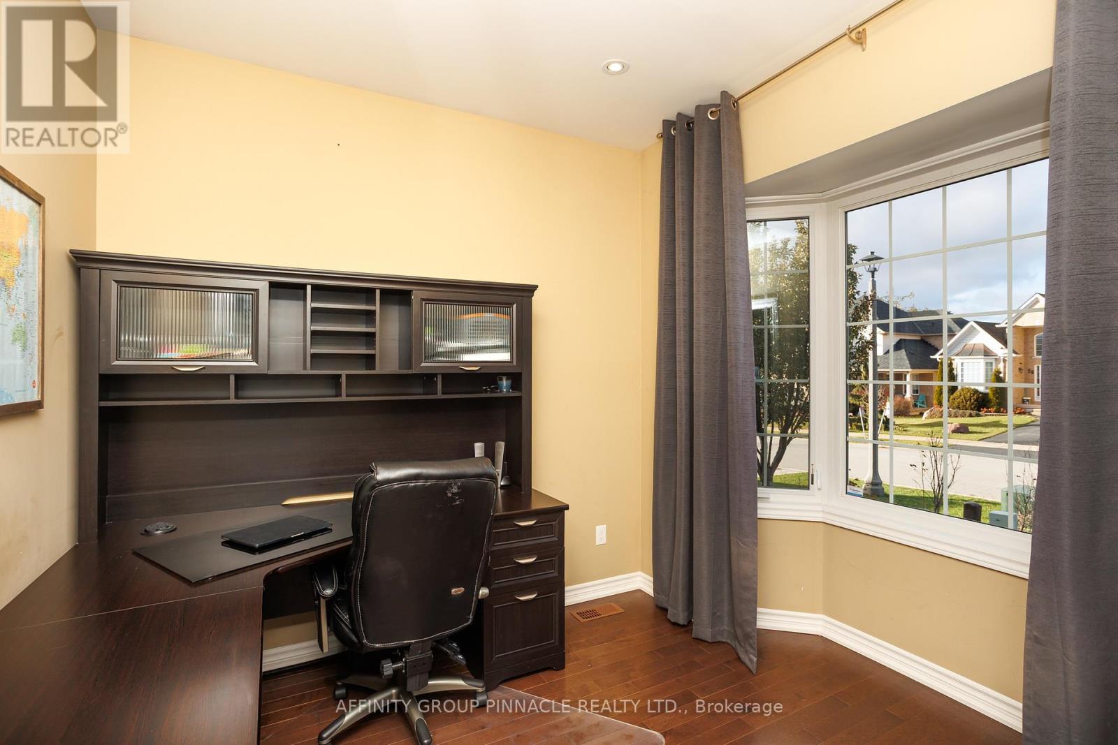 31 Ellis Crescent, Kawartha Lakes (Lindsay), Ontario  K9V 0A5 - Photo 36 - X12928320