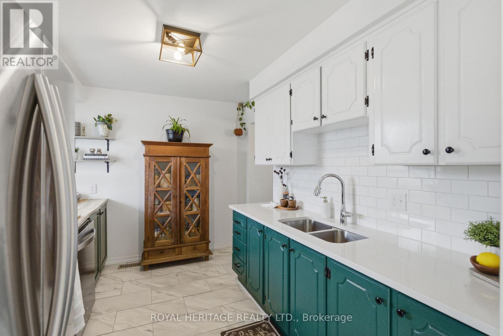 9 - 740 Chamberlain Street, Peterborough (Otonabee Ward 1), Ontario  K9J 4M3 - Photo 5 - X12928520