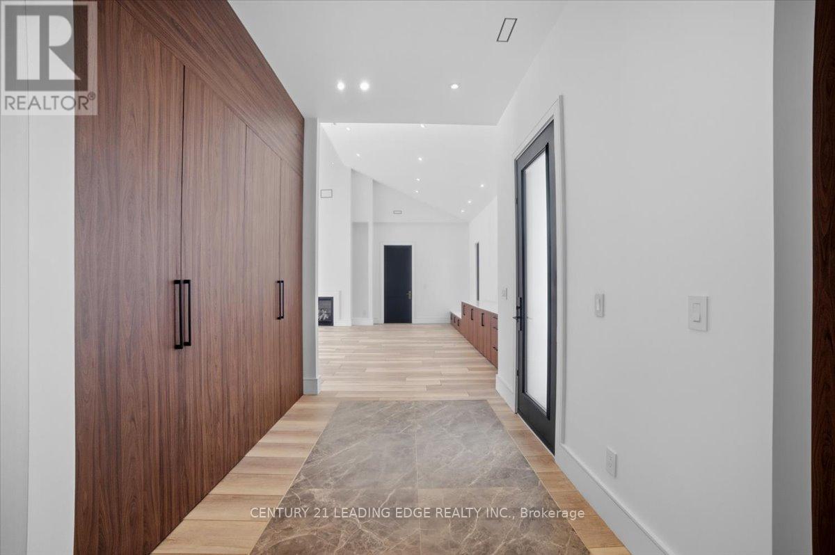 40 Bancroft Ridge Drive, Bancroft (Bancroft Ward), Ontario  K0L 1C0 - Photo 3 - X12928528