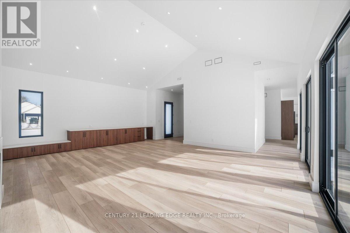 40 Bancroft Ridge Drive, Bancroft (Bancroft Ward), Ontario  K0L 1C0 - Photo 7 - X12928528