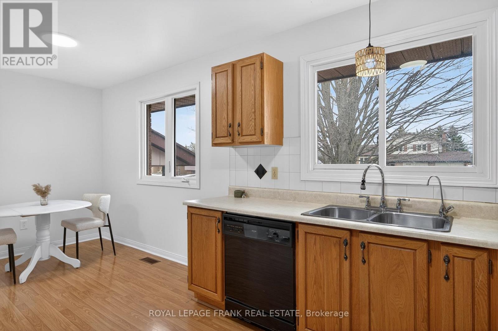 2260 Kawartha Hts Boulevard, Peterborough (Monaghan Ward 2), Ontario  K9K 1P4 - Photo 11 - X12928904