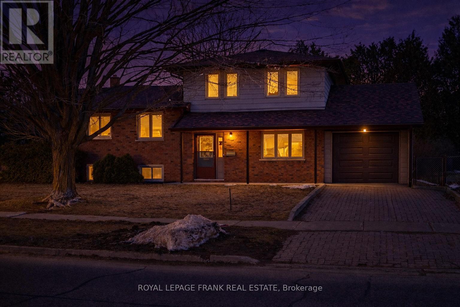 2260 Kawartha Hts Boulevard, Peterborough (Monaghan Ward 2), Ontario  K9K 1P4 - Photo 2 - X12928904