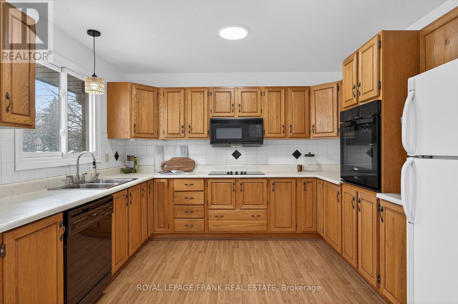 2260 Kawartha Hts Boulevard, Peterborough (Monaghan Ward 2), Ontario  K9K 1P4 - Photo 8 - X12928904