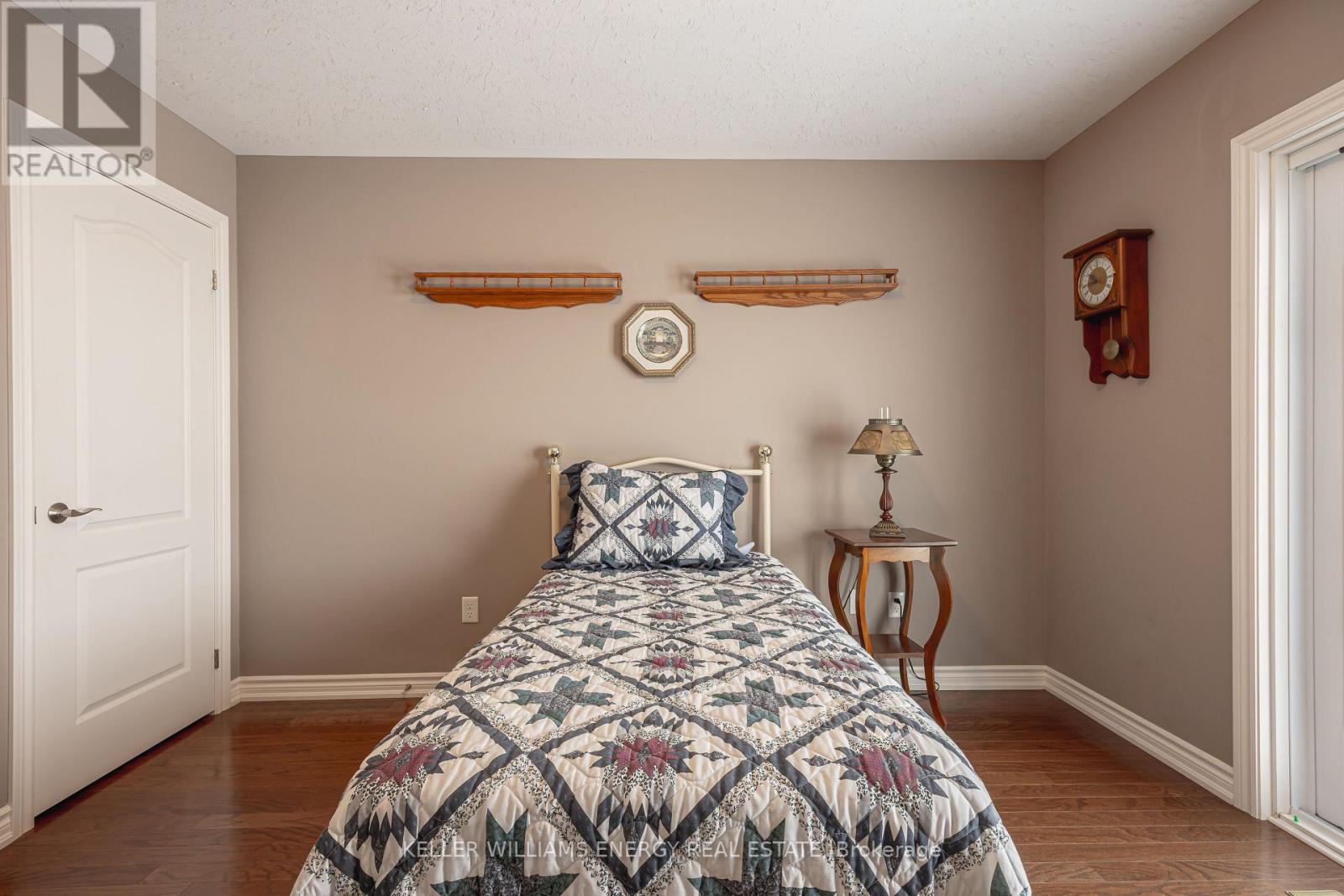 46 Beall Street, Kawartha Lakes (Lindsay), Ontario  K9V 6J6 - Photo 19 - X12928988