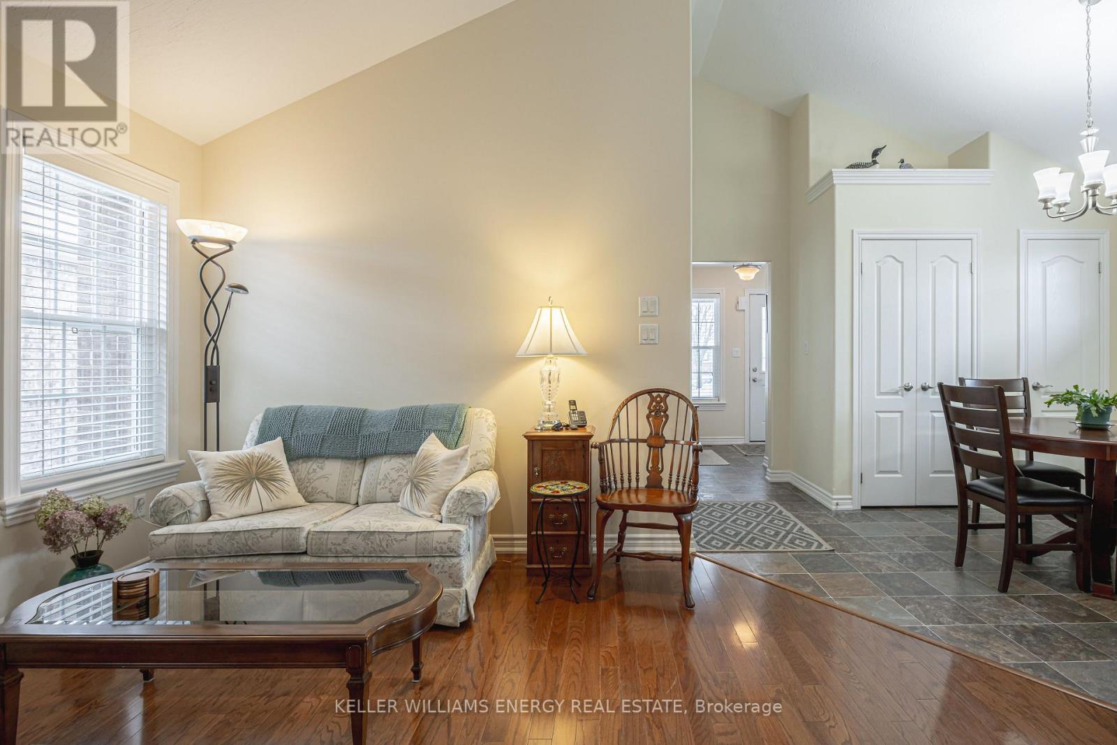 46 Beall Street, Kawartha Lakes (Lindsay), Ontario  K9V 6J6 - Photo 9 - X12928988