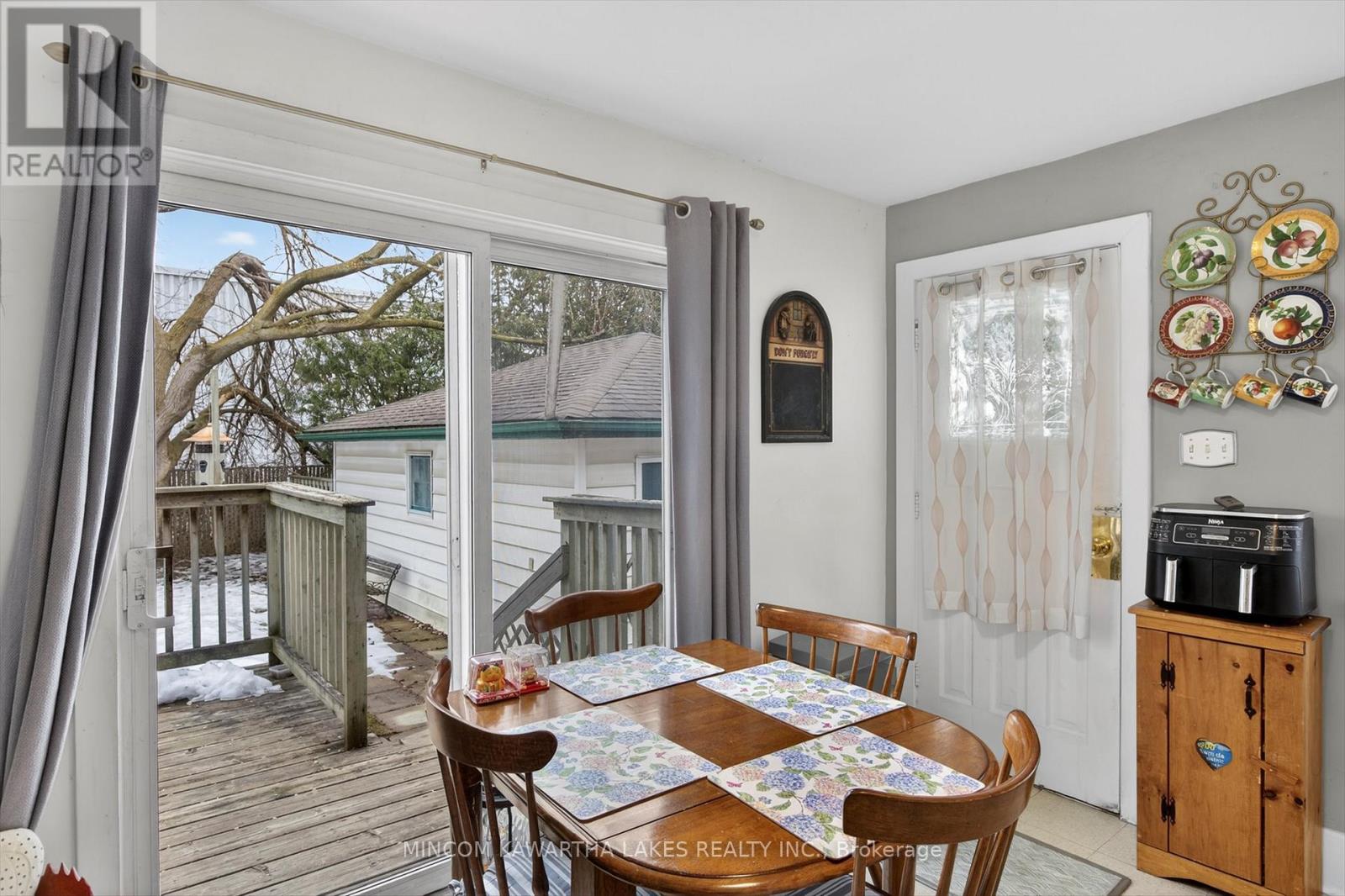 469 Edison Avenue, Peterborough (Otonabee Ward 1), Ontario  K9J 4G4 - Photo 13 - X12929626