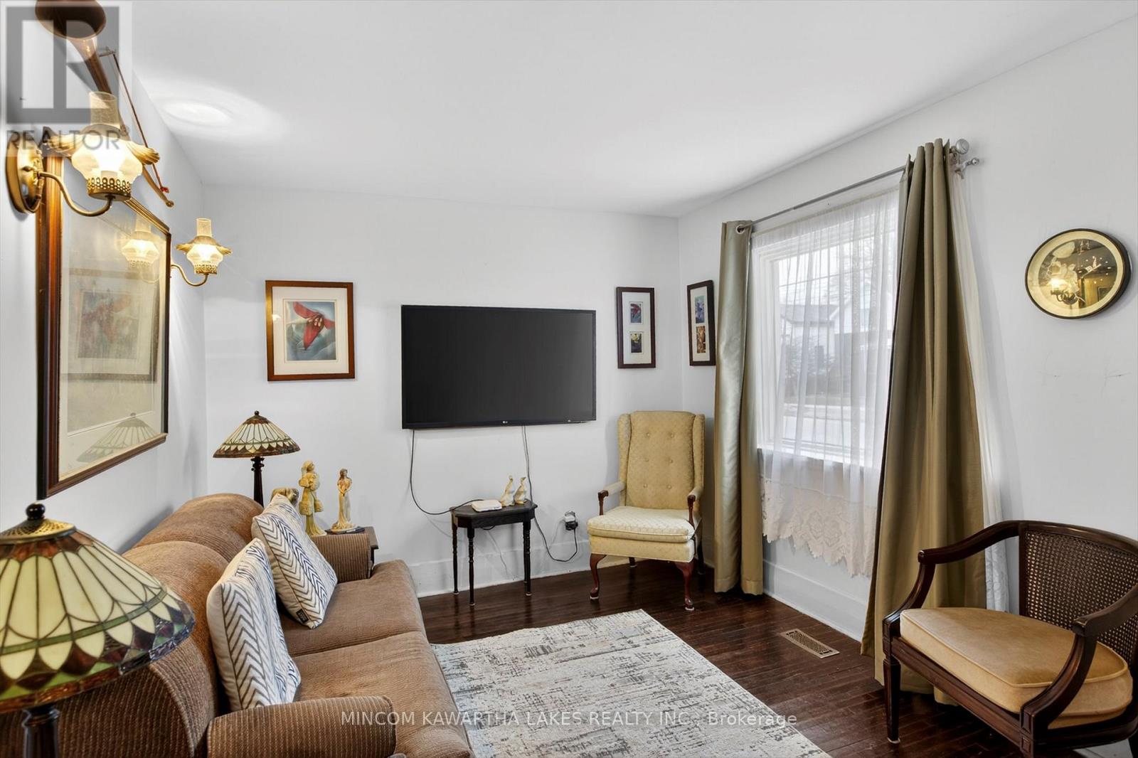 469 Edison Avenue, Peterborough (Otonabee Ward 1), Ontario  K9J 4G4 - Photo 14 - X12929626