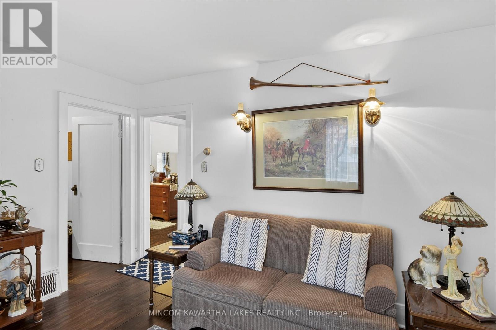 469 Edison Avenue, Peterborough (Otonabee Ward 1), Ontario  K9J 4G4 - Photo 16 - X12929626