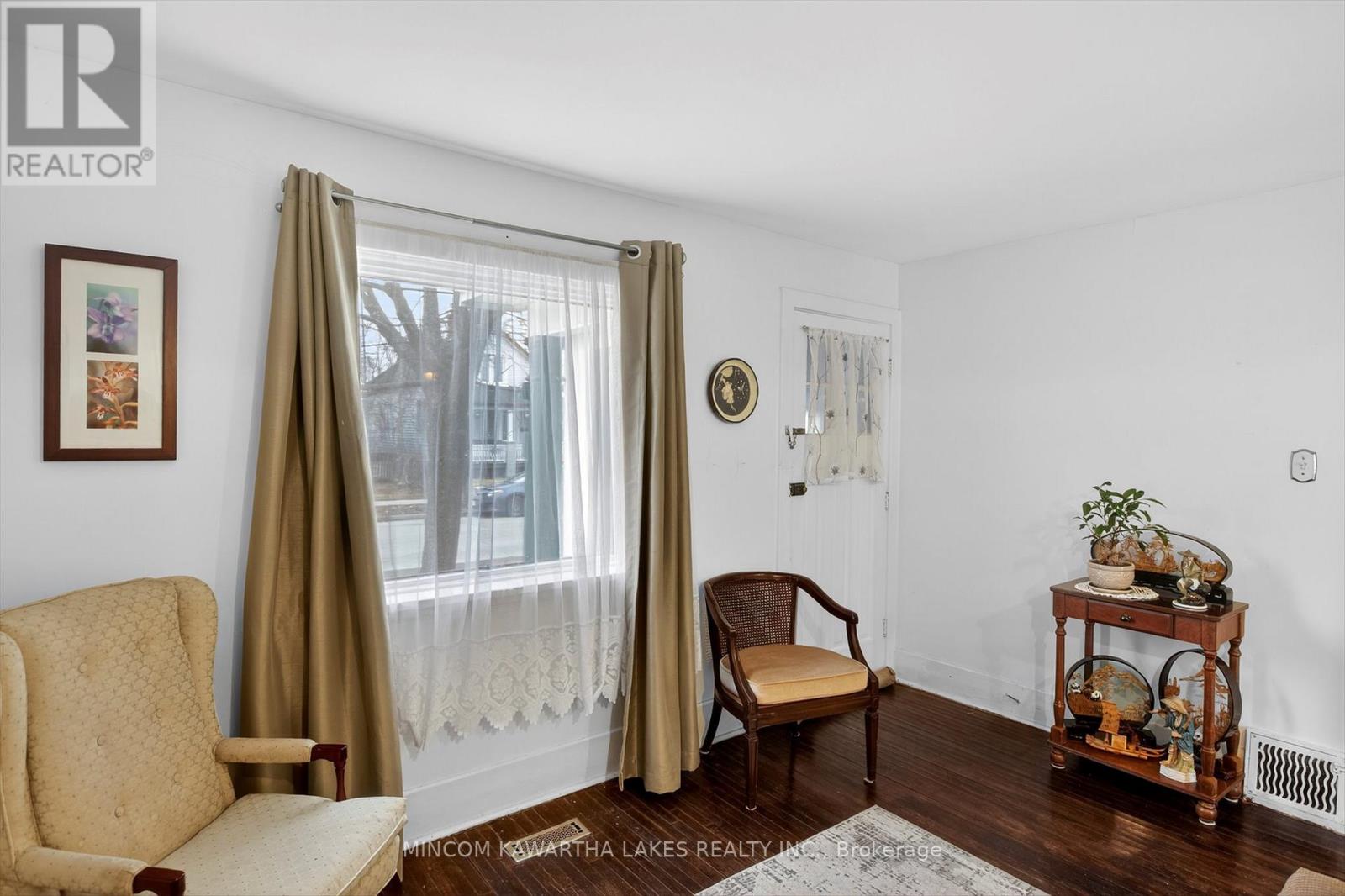 469 Edison Avenue, Peterborough (Otonabee Ward 1), Ontario  K9J 4G4 - Photo 17 - X12929626