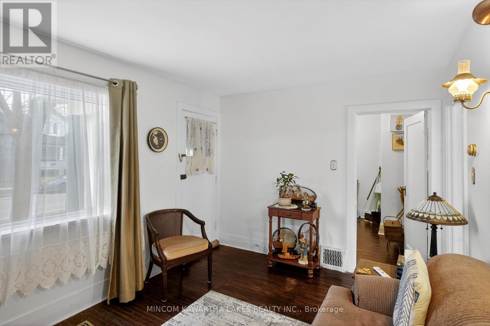 469 Edison Avenue, Peterborough (Otonabee Ward 1), Ontario  K9J 4G4 - Photo 18 - X12929626