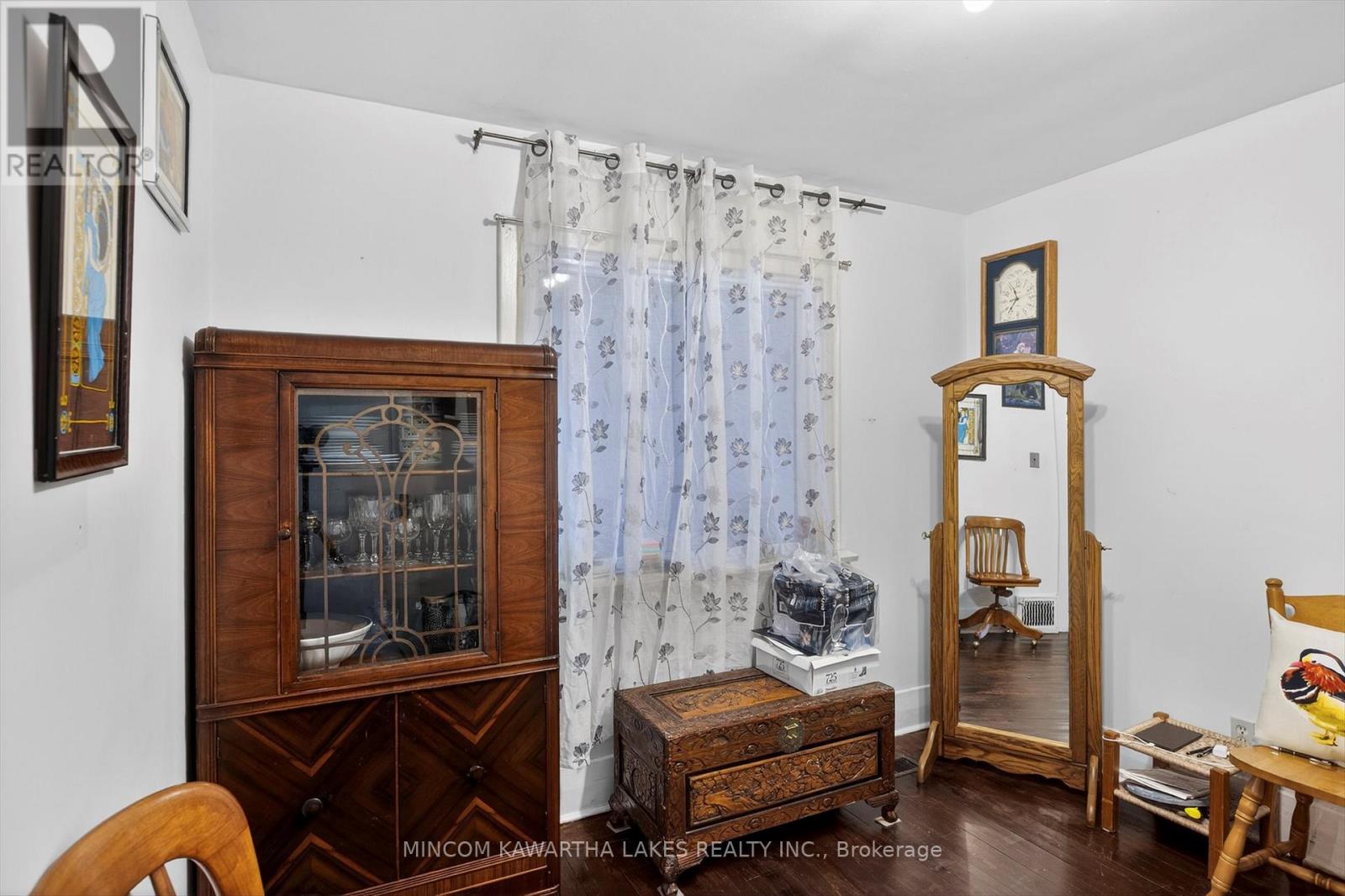 469 Edison Avenue, Peterborough (Otonabee Ward 1), Ontario  K9J 4G4 - Photo 22 - X12929626