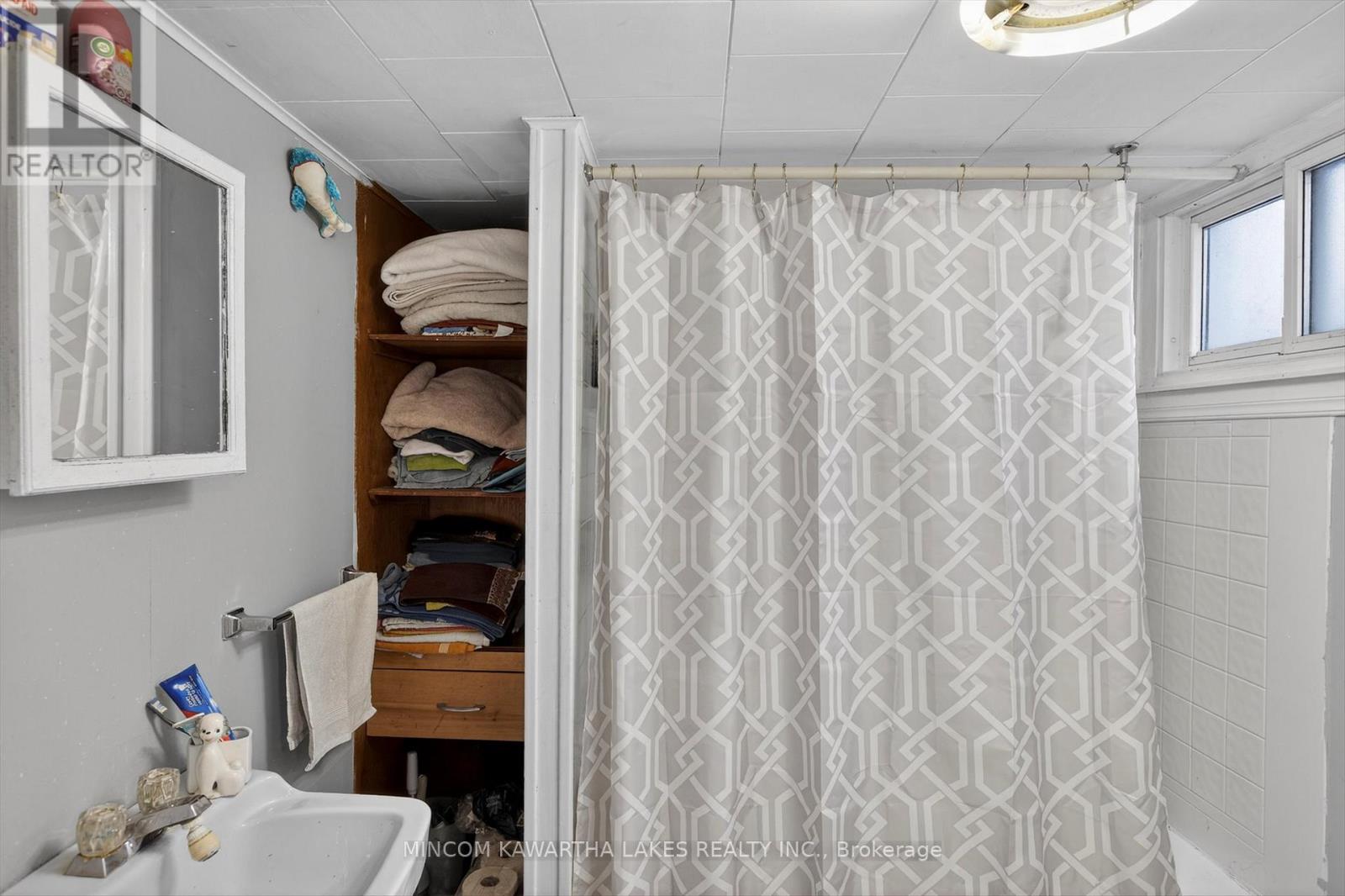 469 Edison Avenue, Peterborough (Otonabee Ward 1), Ontario  K9J 4G4 - Photo 32 - X12929626